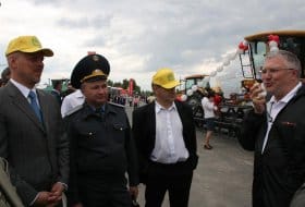 Фоторепортажи » День поля в Тюменской области, 27 июня 2012