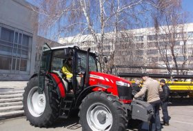 Photo Reports » Unveiling of the Massey Ferguson 6713 tractor in Omsk, April 18th, 2017