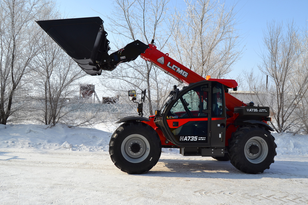 Техника от «АгроЦентра» в статике и работе