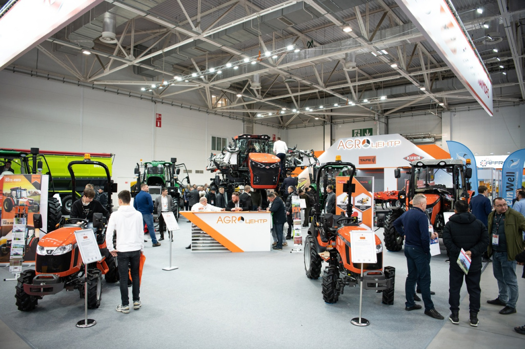 «АгроЦентр» презентовал новые тракторы TAFE